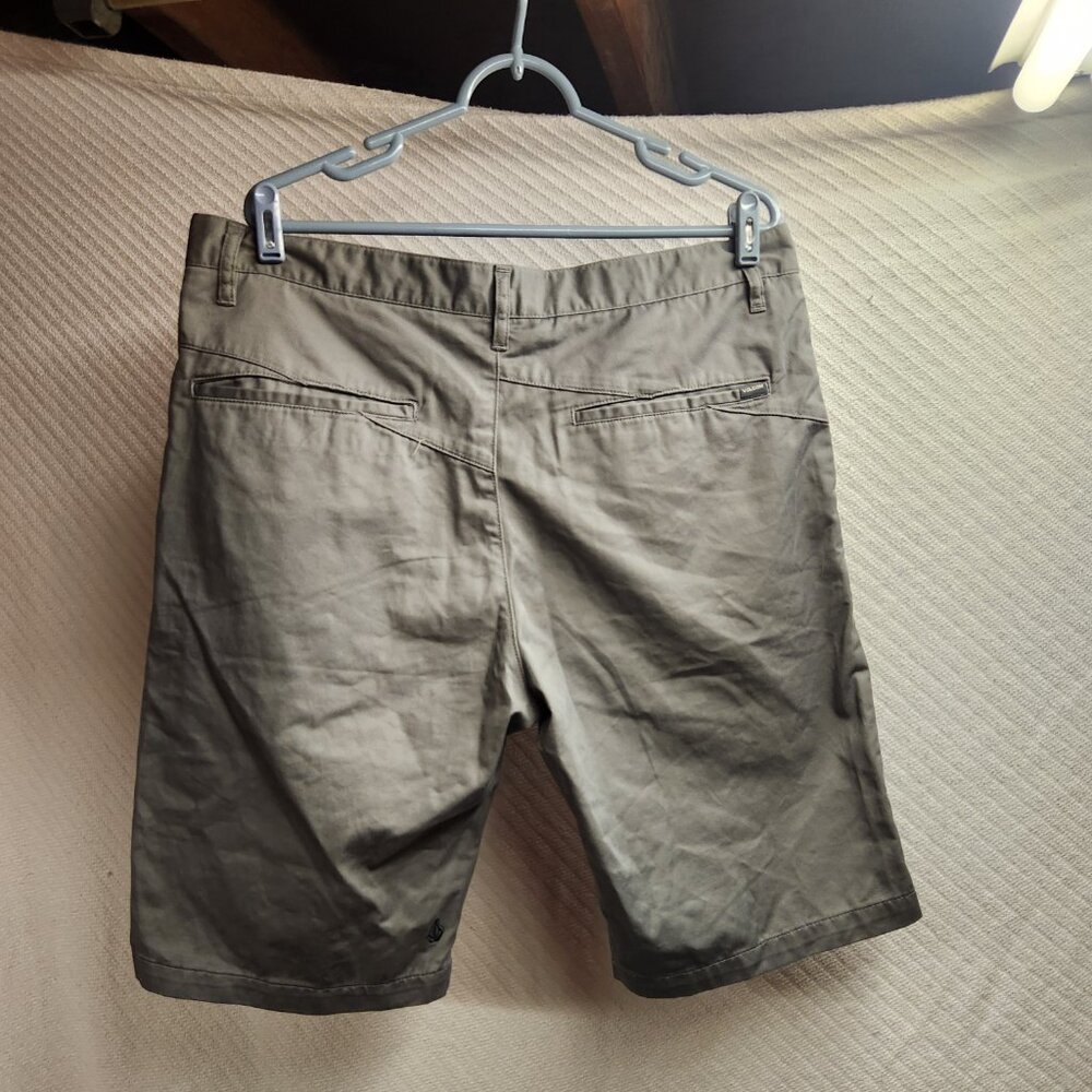 1194 - Volcom 36W Modern Fit Shorts - Picture 5 of 8